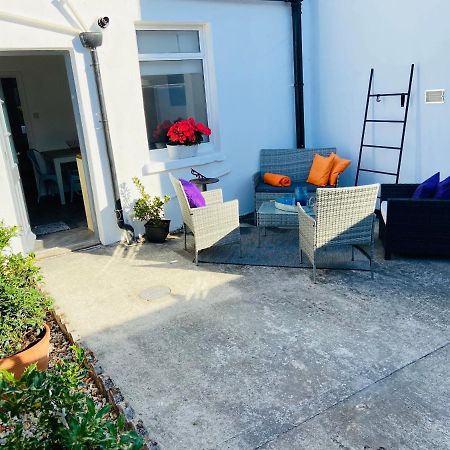 Funky Cozy Cottage With Outside Space Eastbourne Exteriör bild