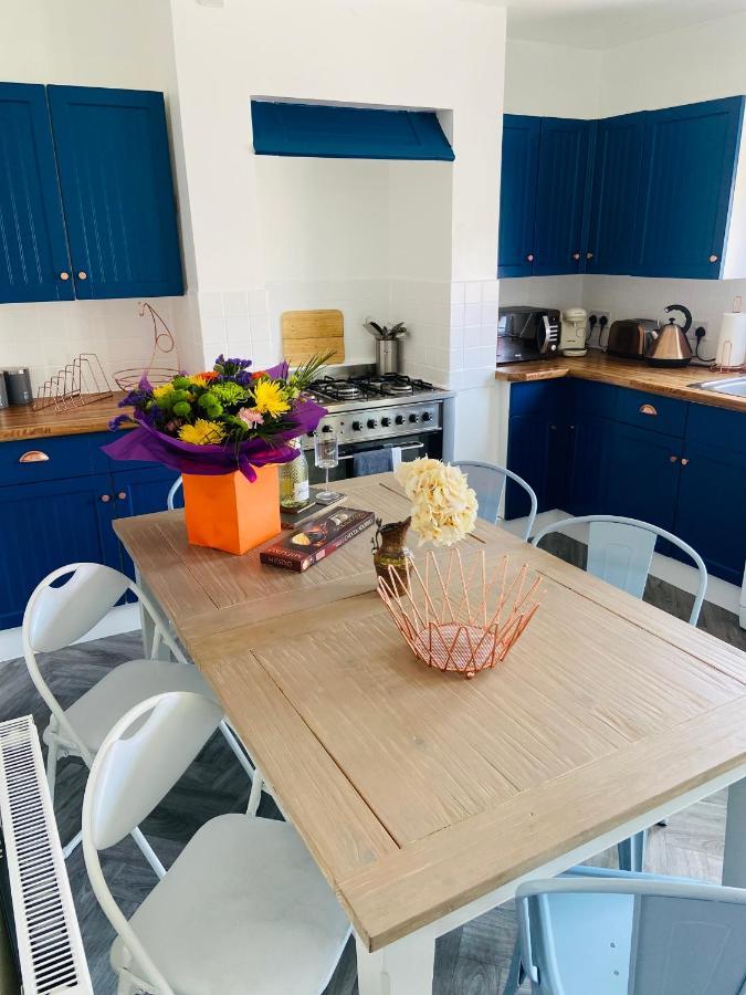 Funky Cozy Cottage With Outside Space Eastbourne Exteriör bild